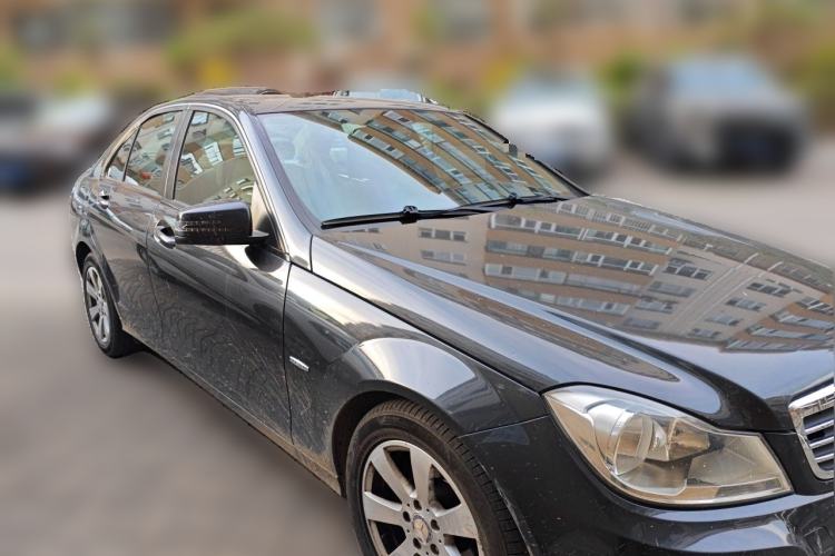 Used Mercedes-Benz C-Class 2010 C 180K Classic model Front Right 45 Deg
