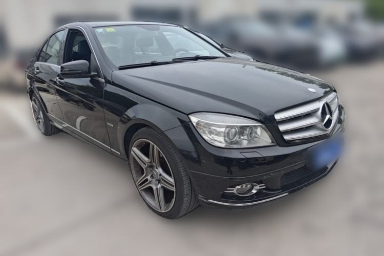 Used Mercedes-Benz C-Class 2010 C 200 CGI Fashion Model Front Right 45 Deg