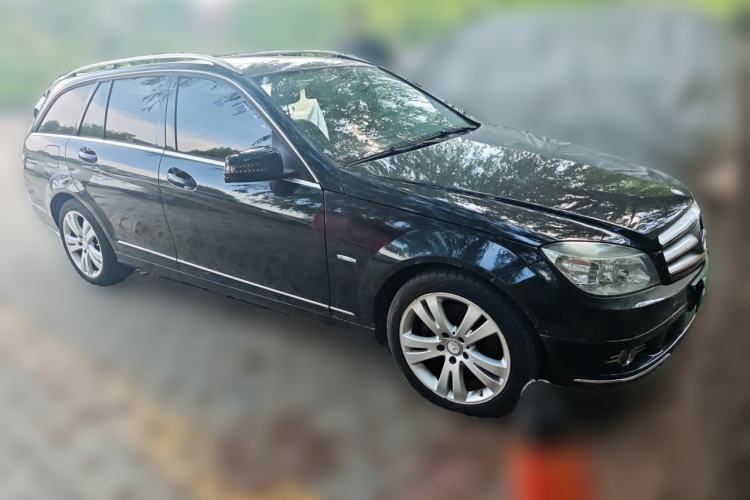 Used Mercedes-Benz C-Class 2010 C 200 CGI Estate Front Right 45 Deg