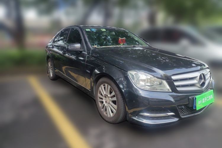Used Mercedes-Benz C-Class 2010 C 200 CGI Elegance Model Front Right 45 Deg