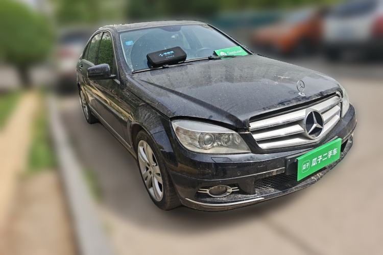 Used Mercedes-Benz C-Class 2010 C 200 CGI Fashion Model Front Right 45 Deg