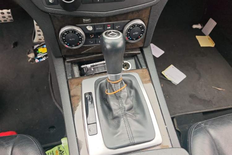 Used Mercedes-Benz C-Class 2010 C 200 CGI Fashion Model Gear Lever