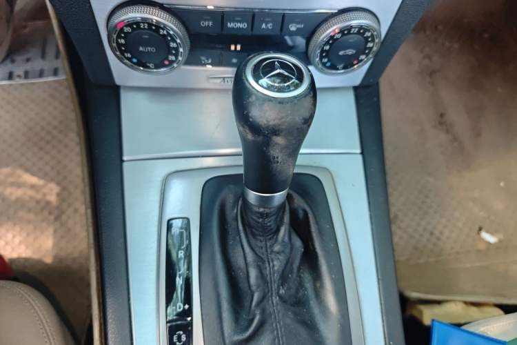 Used Mercedes-Benz C-Class 2010 C 200 CGI Estate Gear Lever