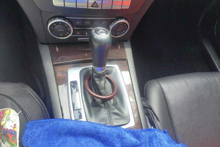 Used Mercedes-Benz C-Class 2010 C 200 CGI Elegance Model Gear Lever