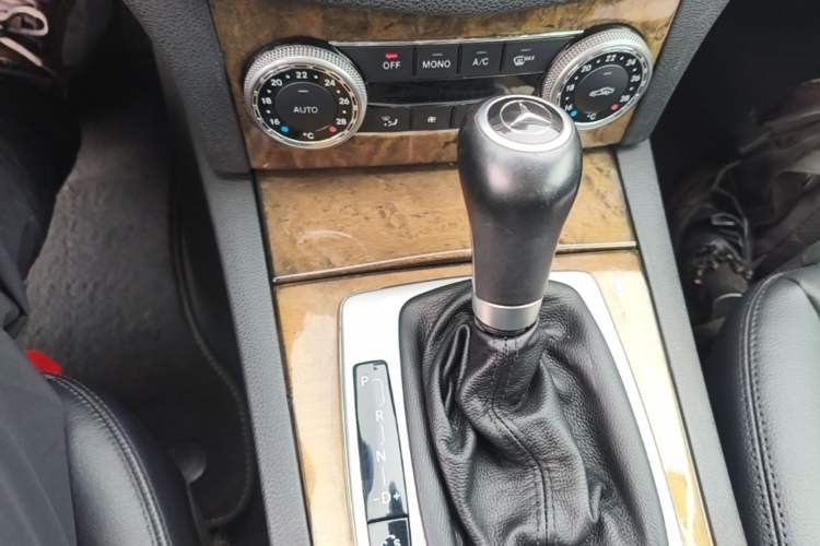Used Mercedes-Benz C-Class 2010 C 300 Fashion Model Gear Lever