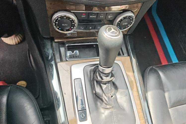 Used Mercedes-Benz C-Class 2010 C 200 CGI Fashion Model Gear Lever