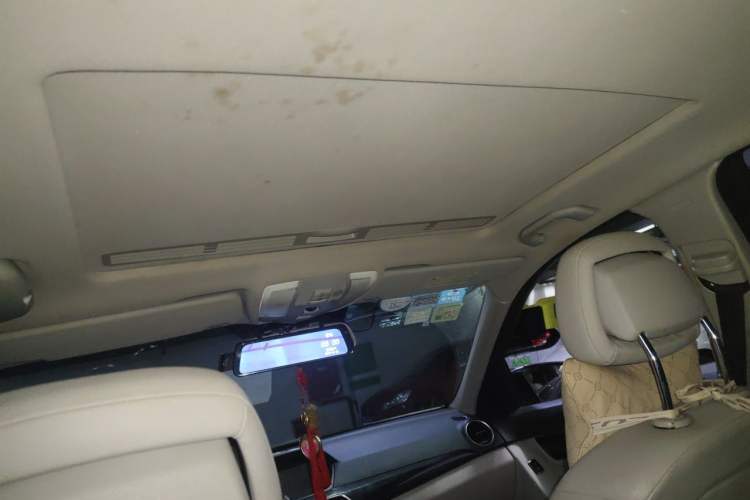 Used Mercedes-Benz C-Class 2010 C 180K Classic model Headliner
