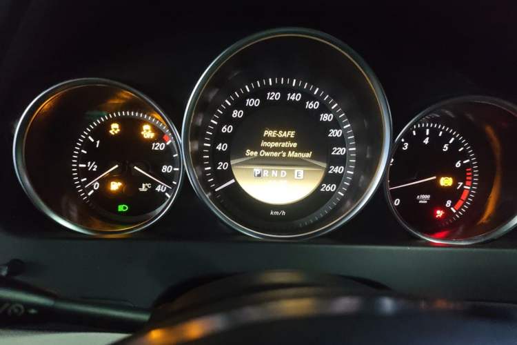 Used Mercedes-Benz C-Class 2010 C 180K Classic model Instrument Cluster