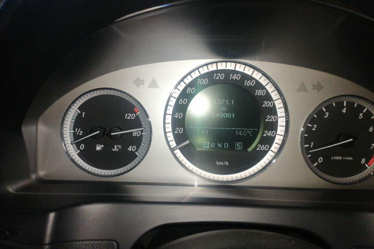 Used Mercedes-Benz C-Class 2010 C 200K Fashion Model Instrument Cluster