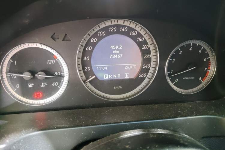 Used Mercedes-Benz C-Class 2010 C 180K Classic model Odometer Close Up