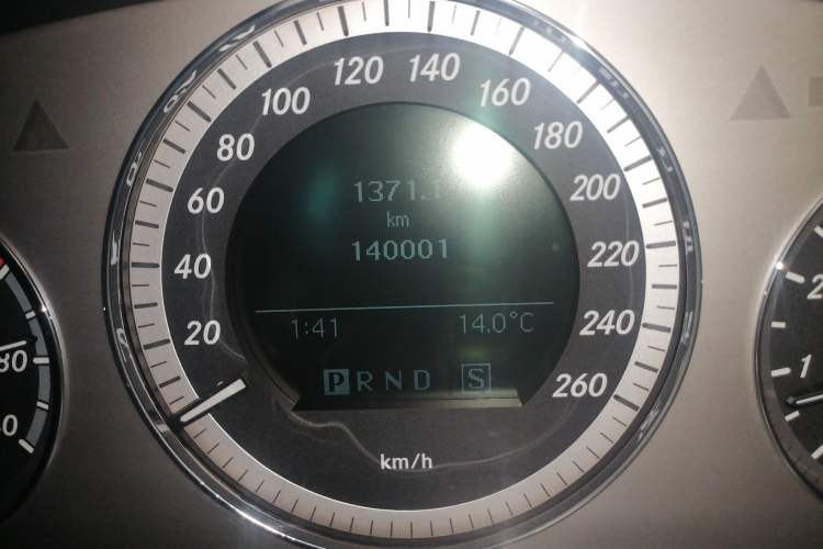 Used Mercedes-Benz C-Class 2010 C 200K Fashion Model Odometer Close Up