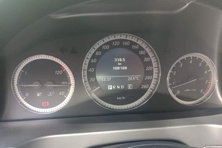 Used Mercedes-Benz C-Class 2010 C 180K Classic model Odometer Close Up