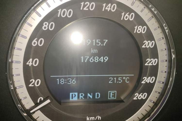 Used Mercedes-Benz C-Class 2010 C 180K Classic model Odometer Close Up