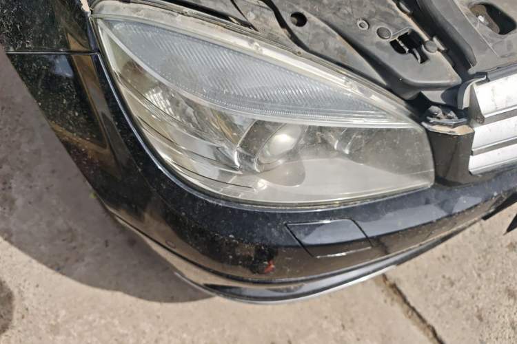 Used Mercedes-Benz C-Class 2010 C 200 CGI Fashion Model Right Front Headlight