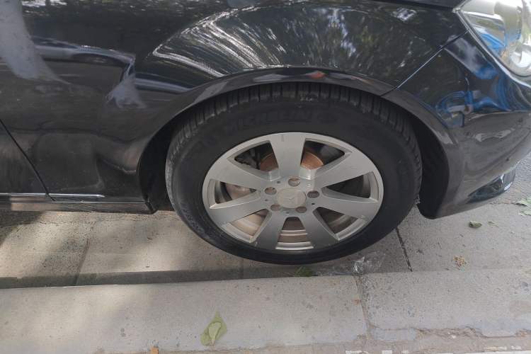 Used Mercedes-Benz C-Class 2010 C 180K Classic model Right Front Wheel Hub