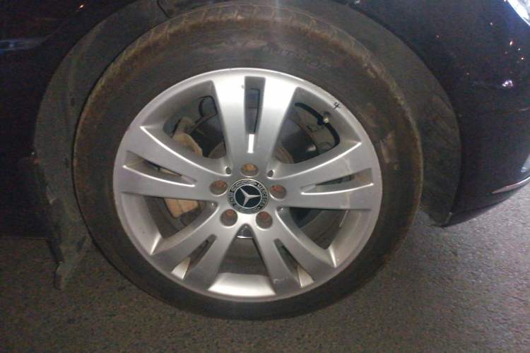 Used Mercedes-Benz C-Class 2010 C 200K Fashion Model Right Front Wheel Hub