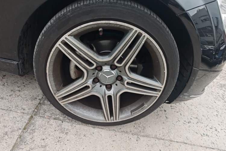Used Mercedes-Benz C-Class 2010 C 200 CGI Fashion Model Right Front Wheel Hub