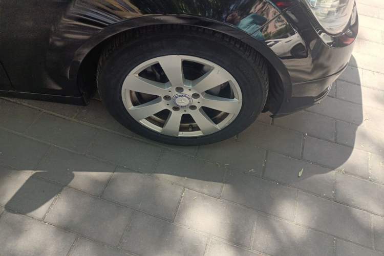 Used Mercedes-Benz C-Class 2010 C 180K Classic model Right Front Wheel Hub