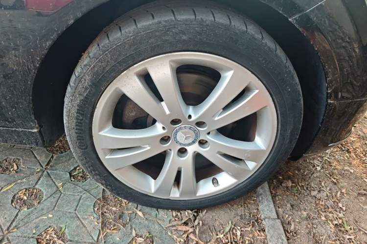 Used Mercedes-Benz C-Class 2010 C 200 CGI Estate Right Front Wheel Hub
