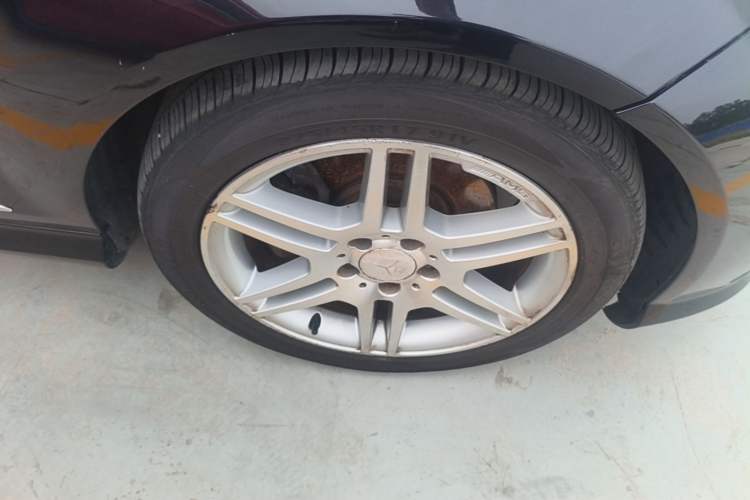 Used Mercedes-Benz C-Class 2010 C 300 Fashion Model Right Front Wheel Hub