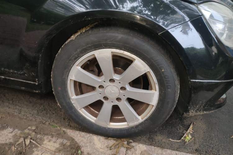 Used Mercedes-Benz C-Class 2010 C 180K Classic model Right Front Wheel Hub