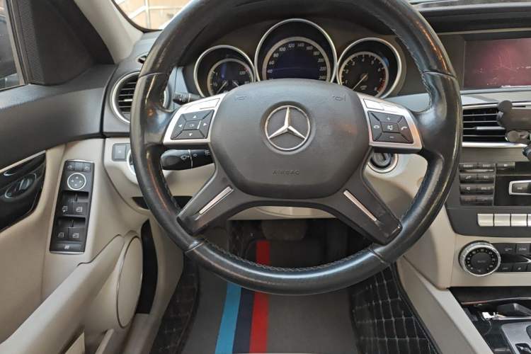 Used Mercedes-Benz C-Class 2010 C 180K Classic model Steering Wheel