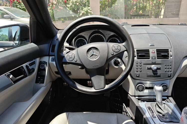 Used Mercedes-Benz C-Class 2010 C 200 CGI Estate Steering Wheel