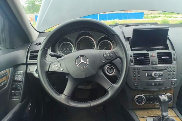 Used Mercedes-Benz C-Class 2010 C 300 Fashion Model Steering Wheel