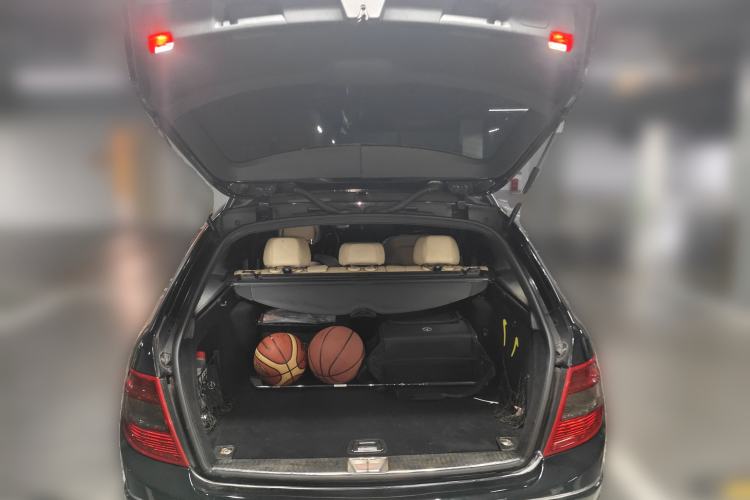 Used Mercedes-Benz C-Class 2010 C 200 CGI Estate Trunk