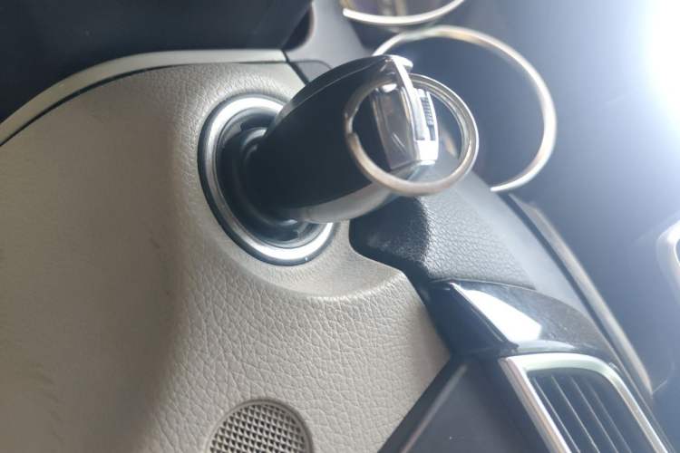 Used Mercedes-Benz C-Class 2010 C 180K Classic model Vehicle Key