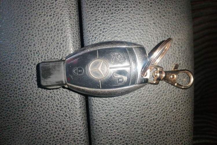 Used Mercedes-Benz C-Class 2010 C 200K Fashion Model Vehicle Key