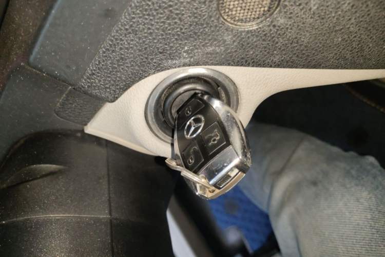 Used Mercedes-Benz C-Class 2010 C 180K Classic model Vehicle Key