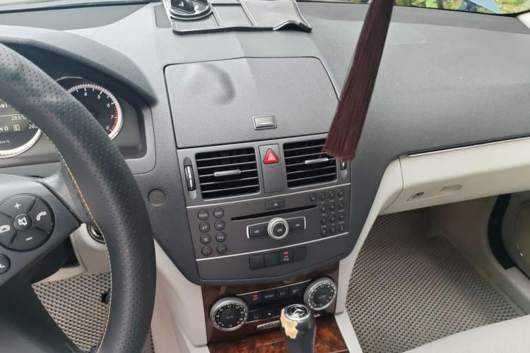 Used Mercedes-Benz C-Class 2010 C 200 CGI Elegance Model Audio And AC Panel
