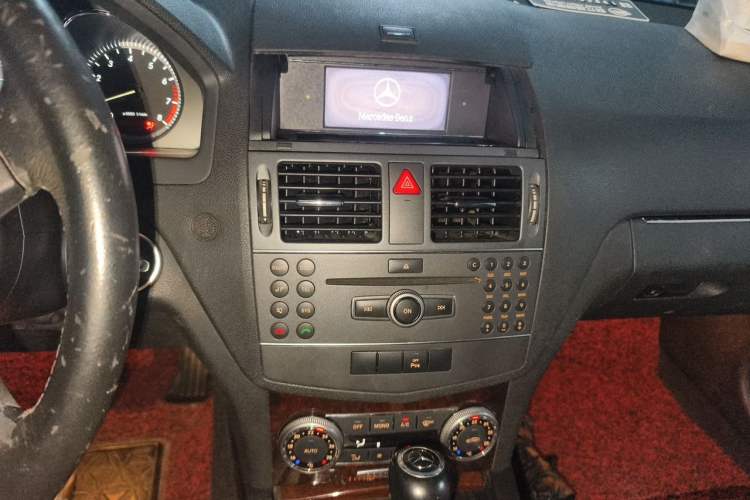 Used Mercedes-Benz C-Class 2010 C 200 CGI Elegance Model Audio And AC Panel