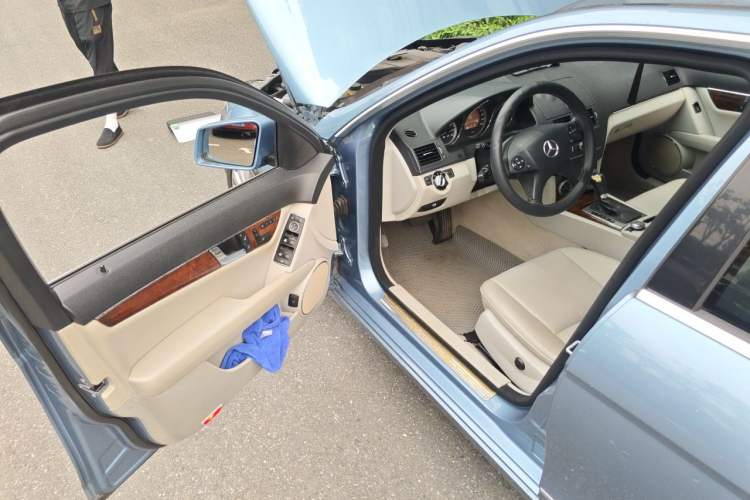 Used Mercedes-Benz C-Class 2010 C 200 CGI Elegance Model Driver Seat