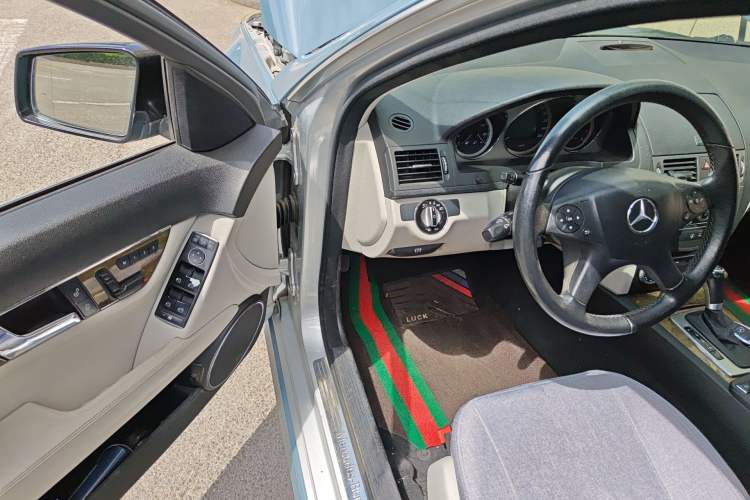 Used Mercedes-Benz C-Class 2010 C 300 Fashion Model Driver Seat