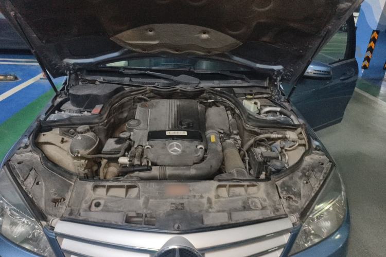 Used Mercedes-Benz C-Class 2010 C 200 CGI Elegance Model Engine Bay
