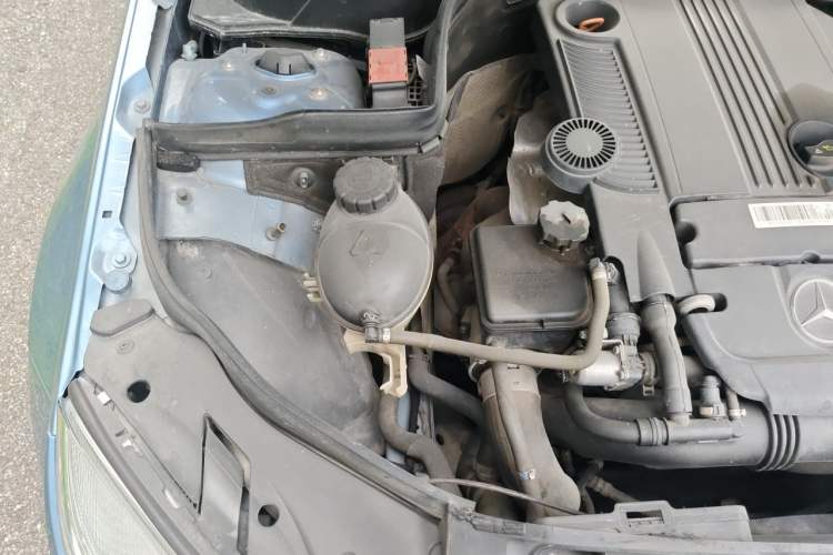 Used Mercedes-Benz C-Class 2010 C 200 CGI Elegance Model Engine Bay Right
