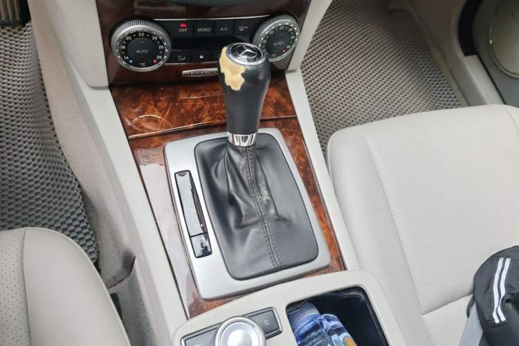 Used Mercedes-Benz C-Class 2010 C 200 CGI Elegance Model Gear Lever