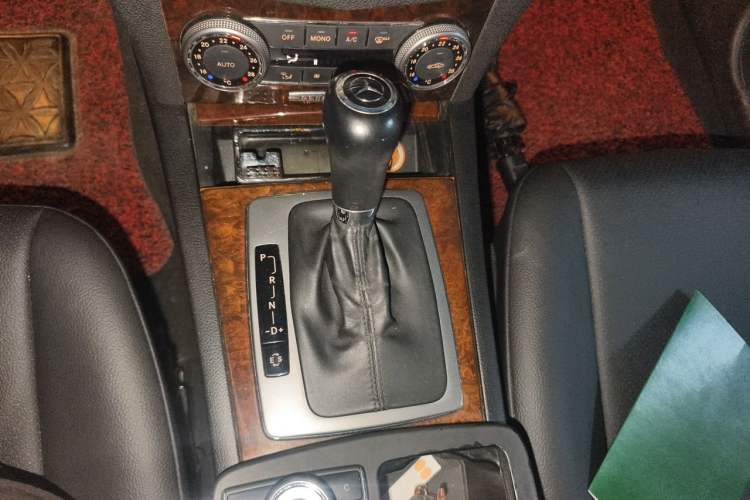 Used Mercedes-Benz C-Class 2010 C 200 CGI Elegance Model Gear Lever