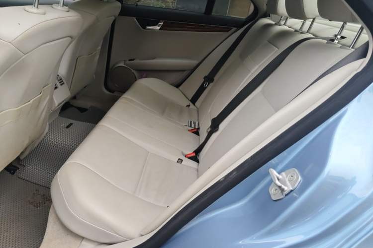 Used Mercedes-Benz C-Class 2010 C 200 CGI Elegance Model Left Rear Seat