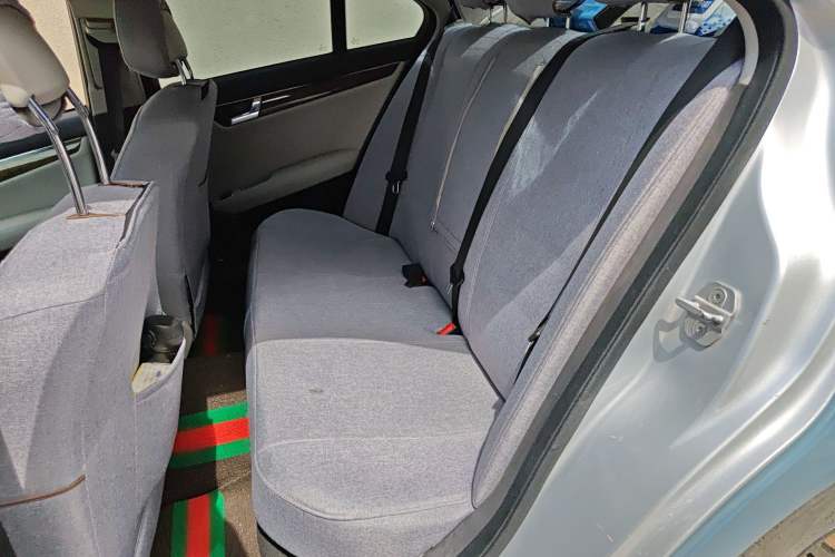Used Mercedes-Benz C-Class 2010 C 300 Fashion Model Left Rear Seat