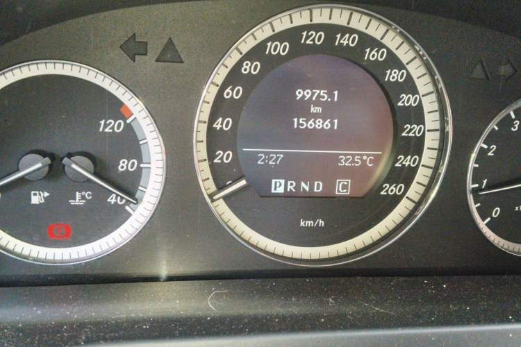 Used Mercedes-Benz C-Class 2010 C 180K Classic model Odometer Close Up