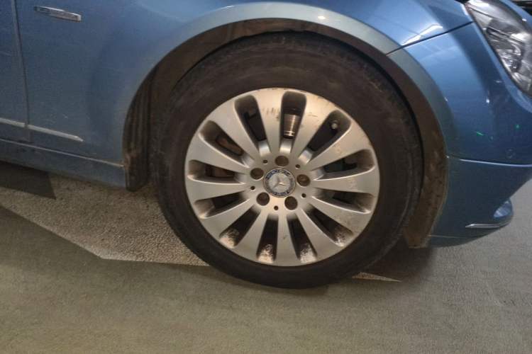 Used Mercedes-Benz C-Class 2010 C 200 CGI Elegance Model Right Front Wheel Hub