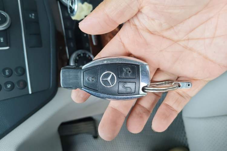 Used Mercedes-Benz C-Class 2010 C 200 CGI Elegance Model Vehicle Key