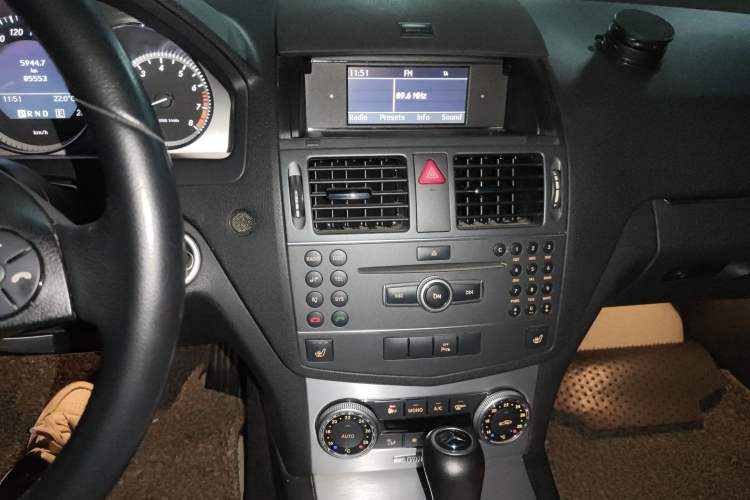 Used Mercedes-Benz C-Class 2010 C 200 CGI Estate Audio And AC Panel