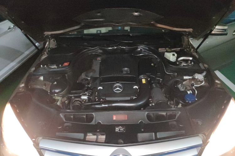 Used Mercedes-Benz C-Class 2010 C 200 CGI Estate Engine Bay