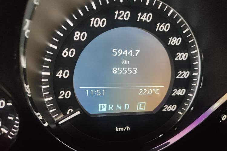 Used Mercedes-Benz C-Class 2010 C 200 CGI Estate Odometer Close Up