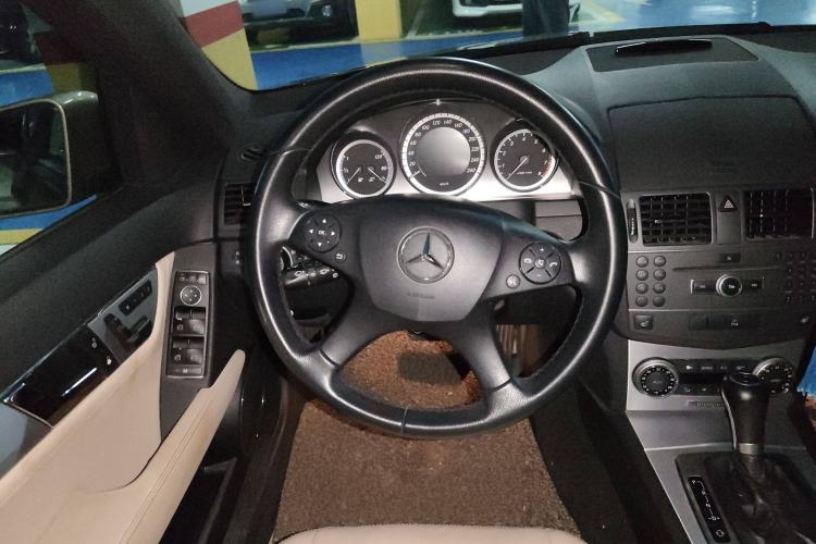 Used Mercedes-Benz C-Class 2010 C 200 CGI Estate Steering Wheel