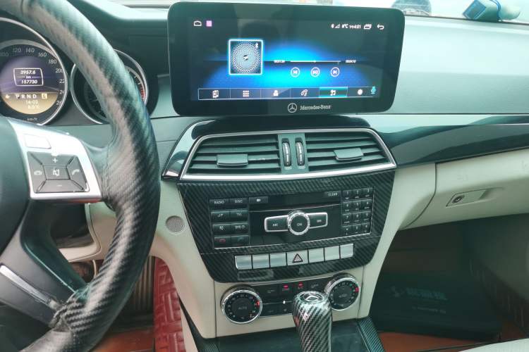 Used Mercedes-Benz C-Class 2010 C 180K Classic model Audio And AC Panel